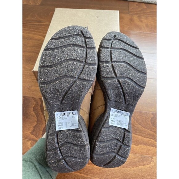 Clarks Collection Leather Slip-Ons - Roseville Dot Tan Size 5.5 M NEW - Picture 6 of 7